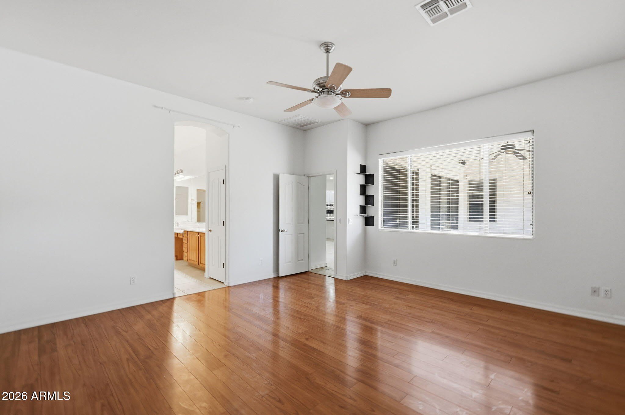 101 S PRESIDIO Drive – photo 4