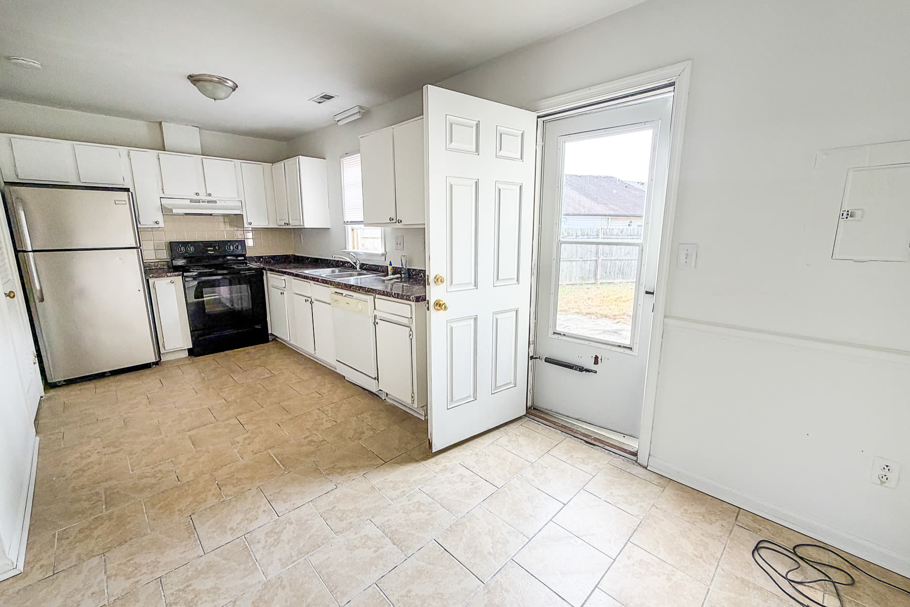 1038 Wickford Court – photo 4