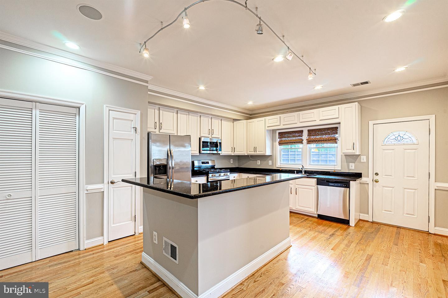 1535 Gales St Ne – photo 4