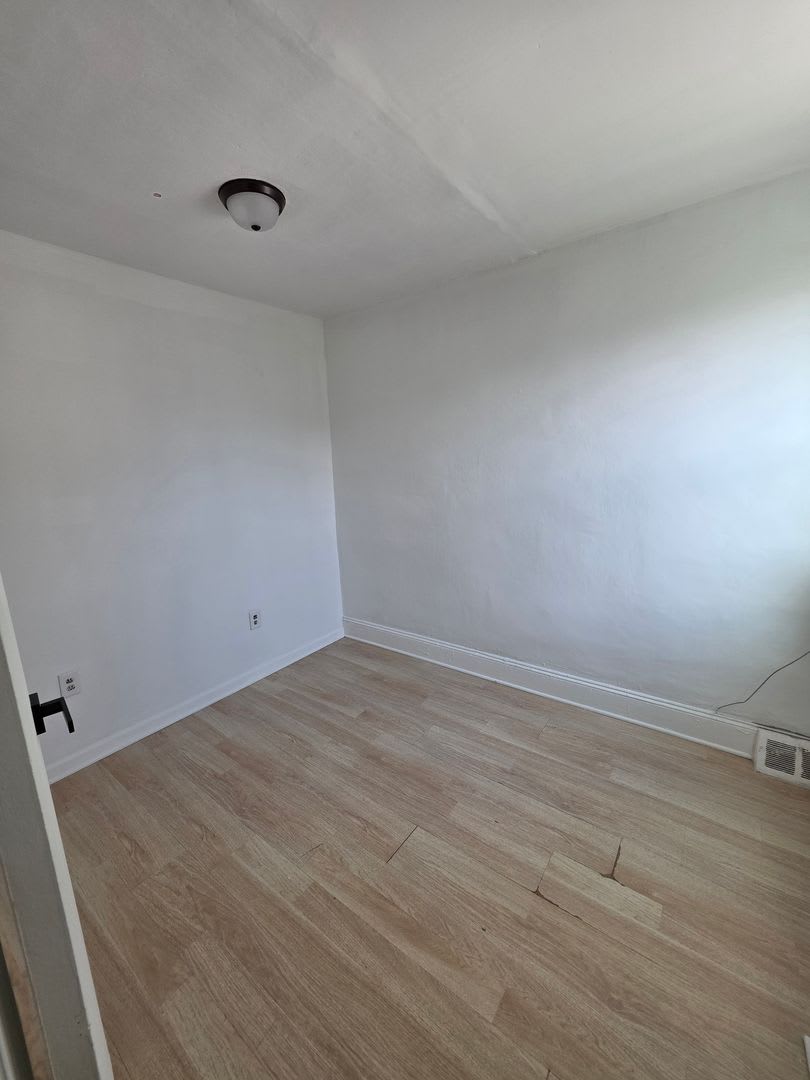 Beautiful 2 Bed, 2 Bath South Philly Home with Large Rear Yard – photo 4