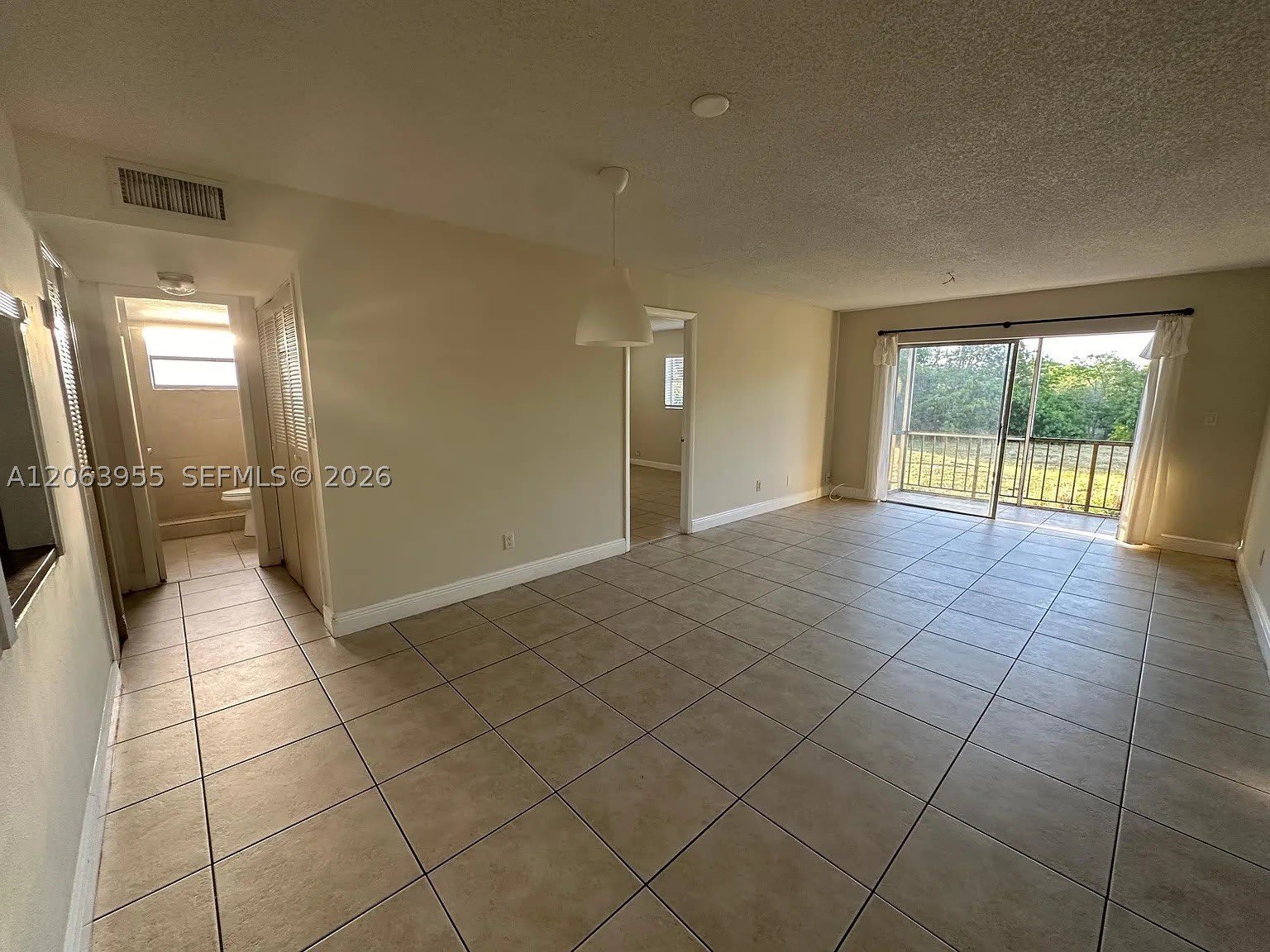 961 NW 45th St – photo 2