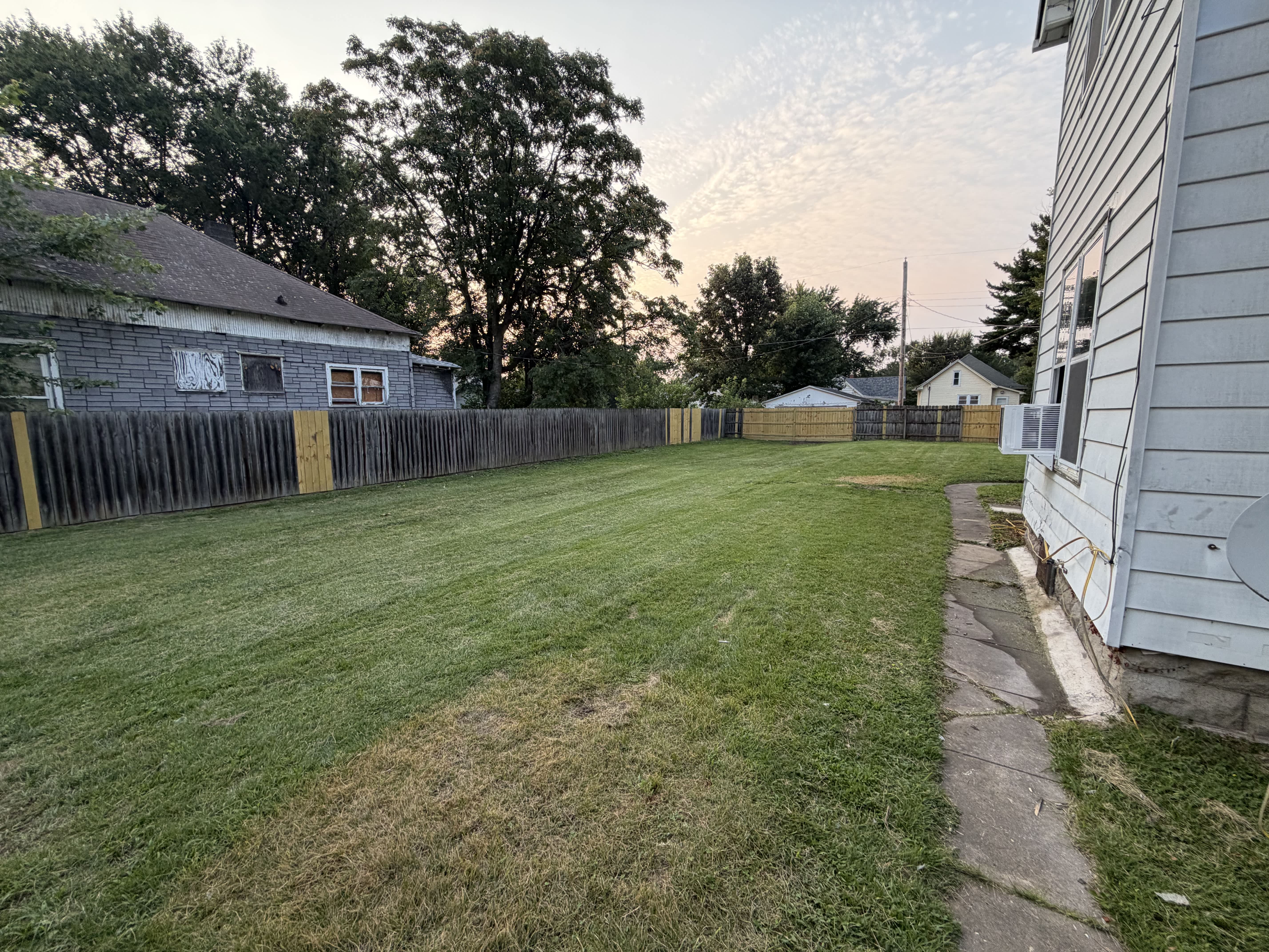 2012 1st Ave – photo 4