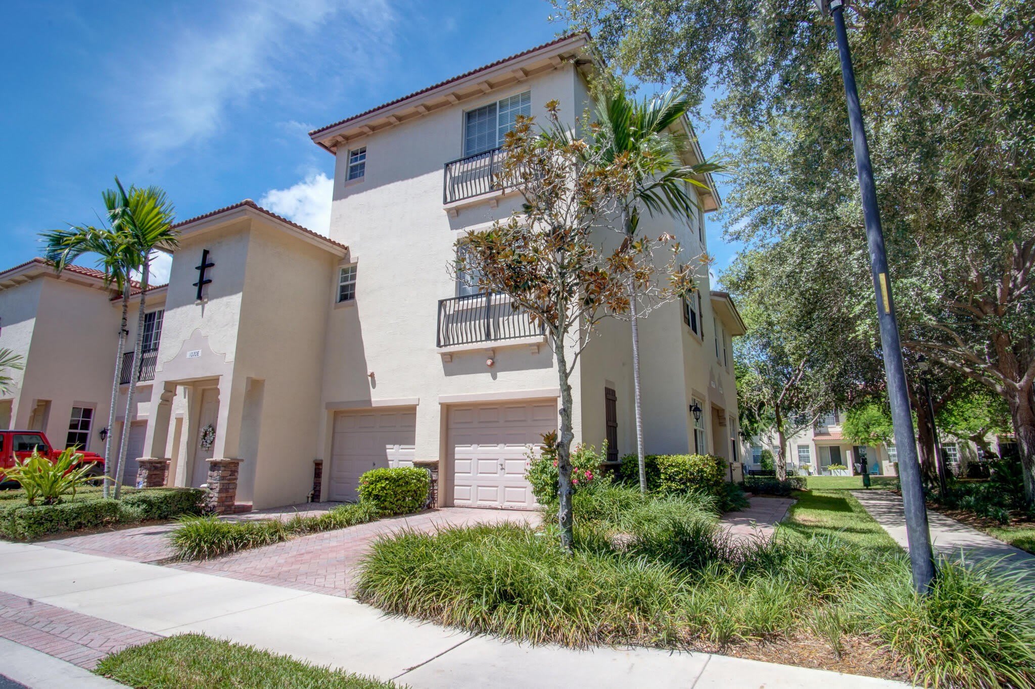 1020 E Longport Circle – photo 1
