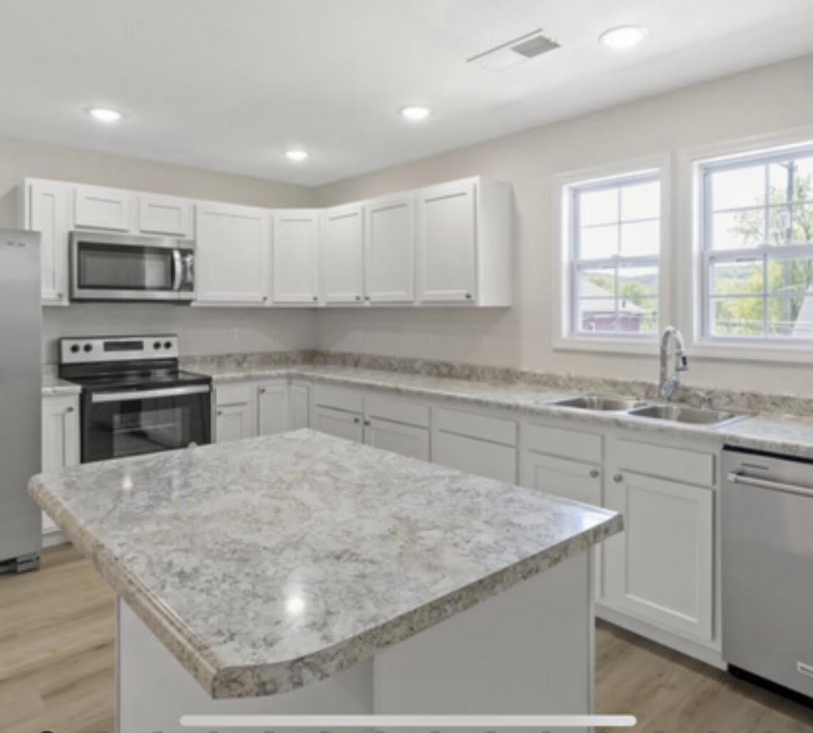 275 Broadway Street – photo 3