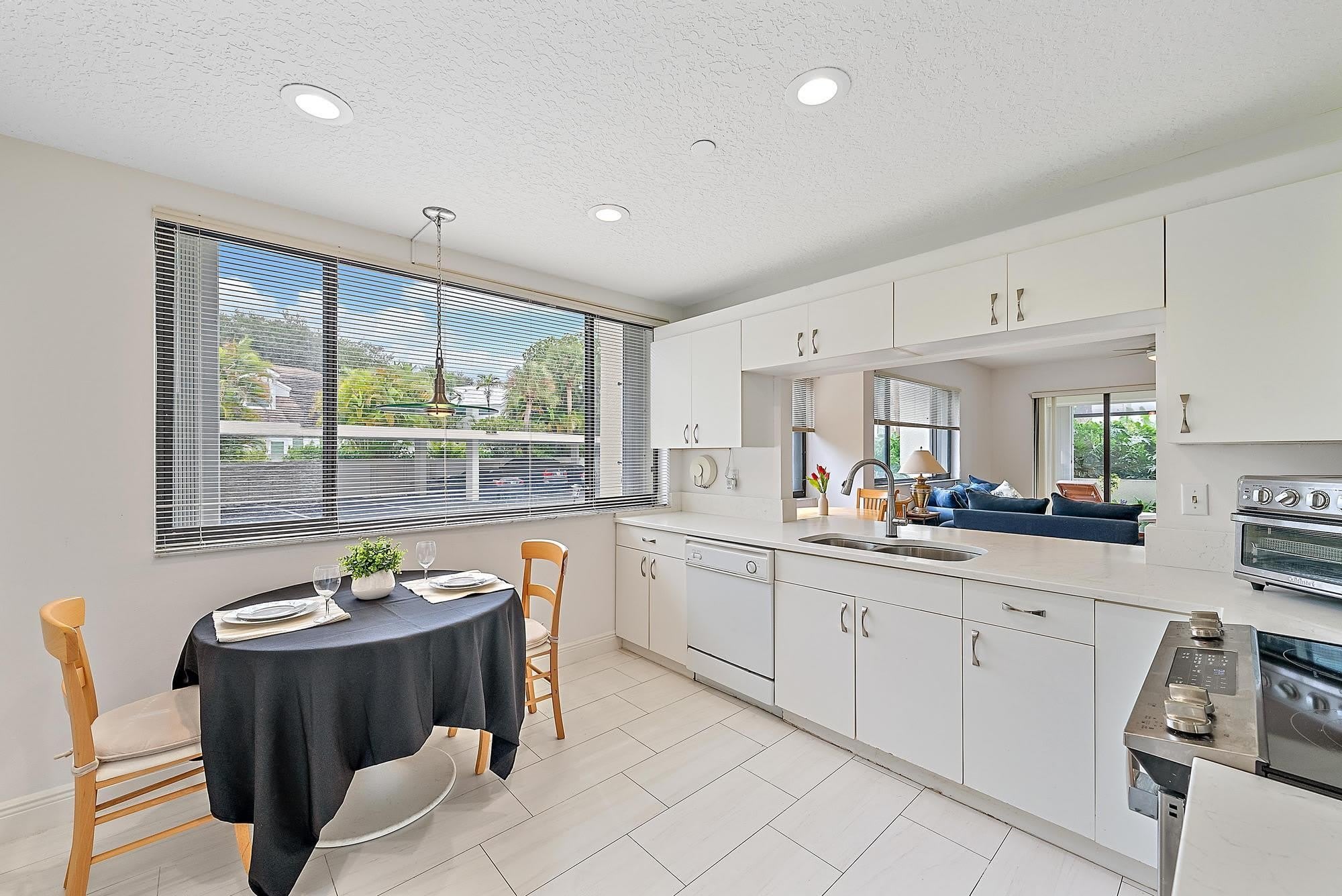 811 Oak Harbour Drive – photo 5