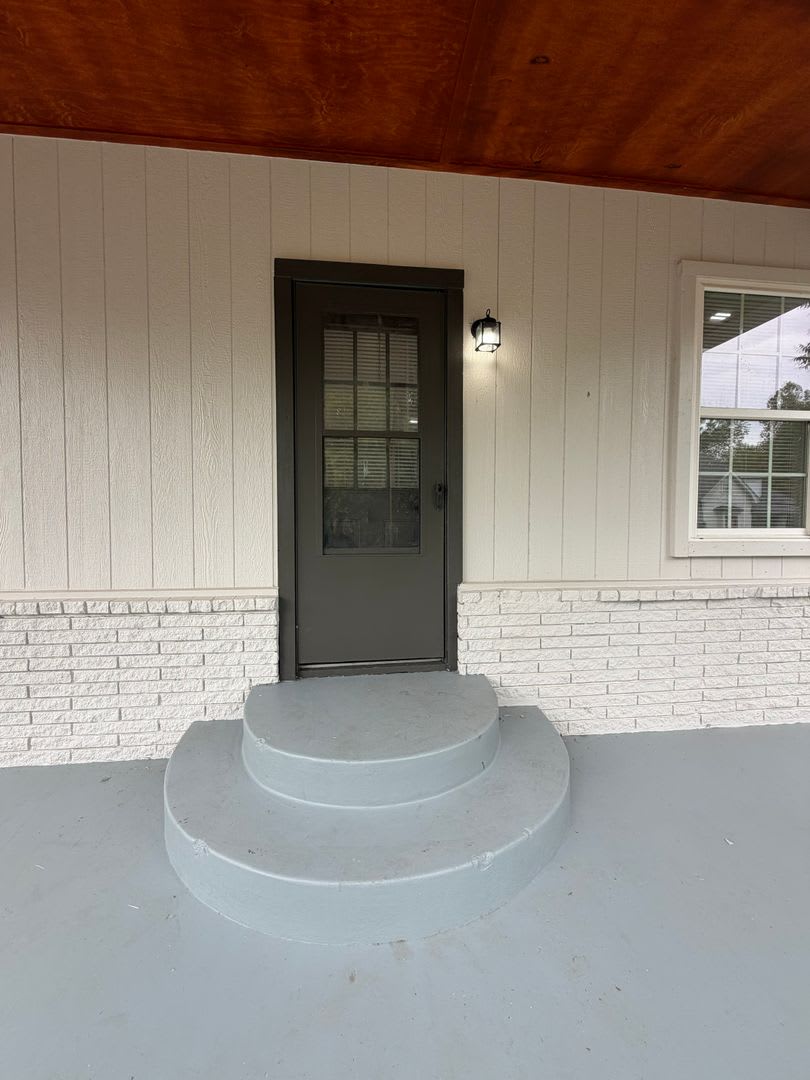 Updated 3-bedroom, 2-bath rental in Muskogee situated on a spacious 0.28-acre lot. – photo 2