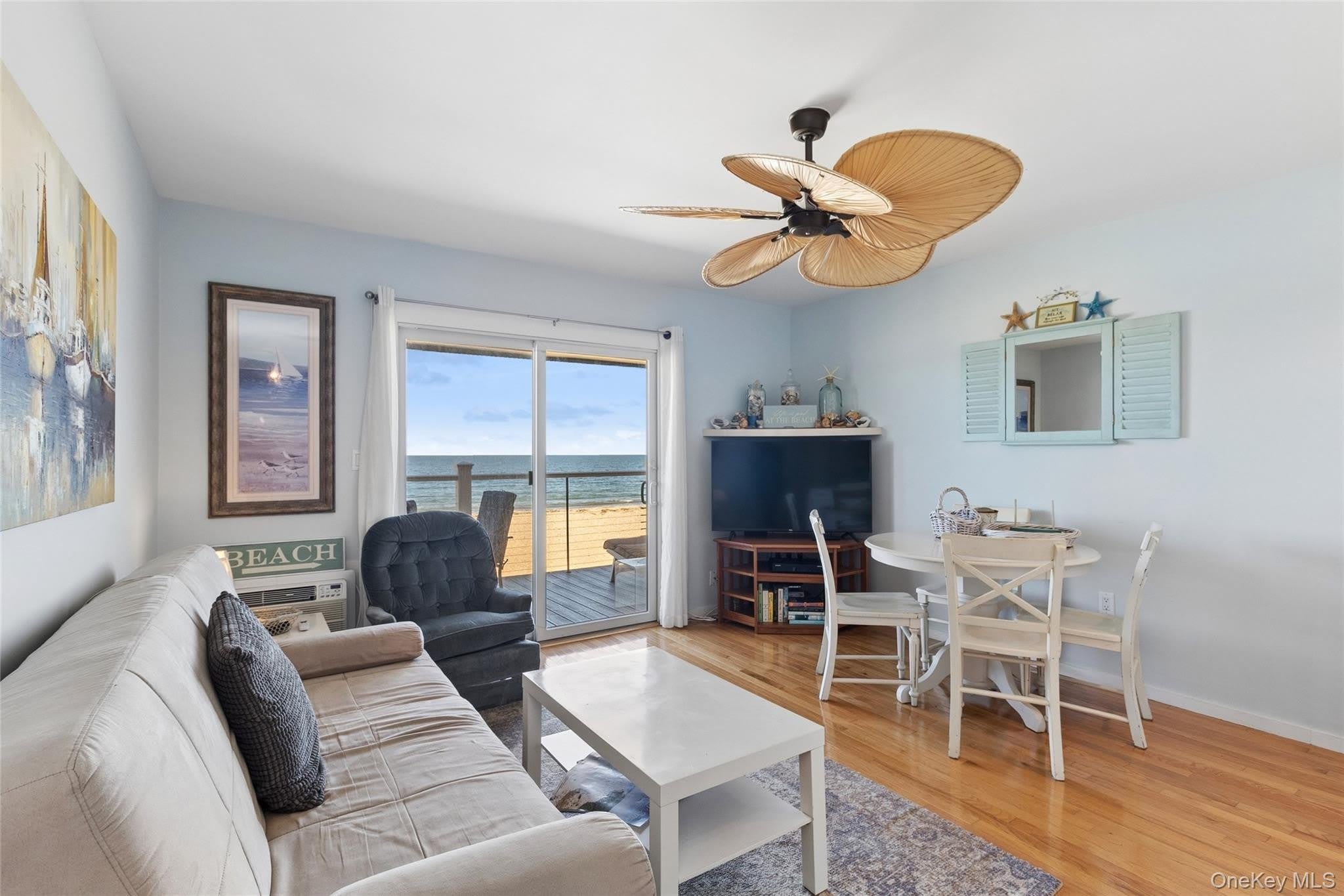 16 Navy Road – photo 1