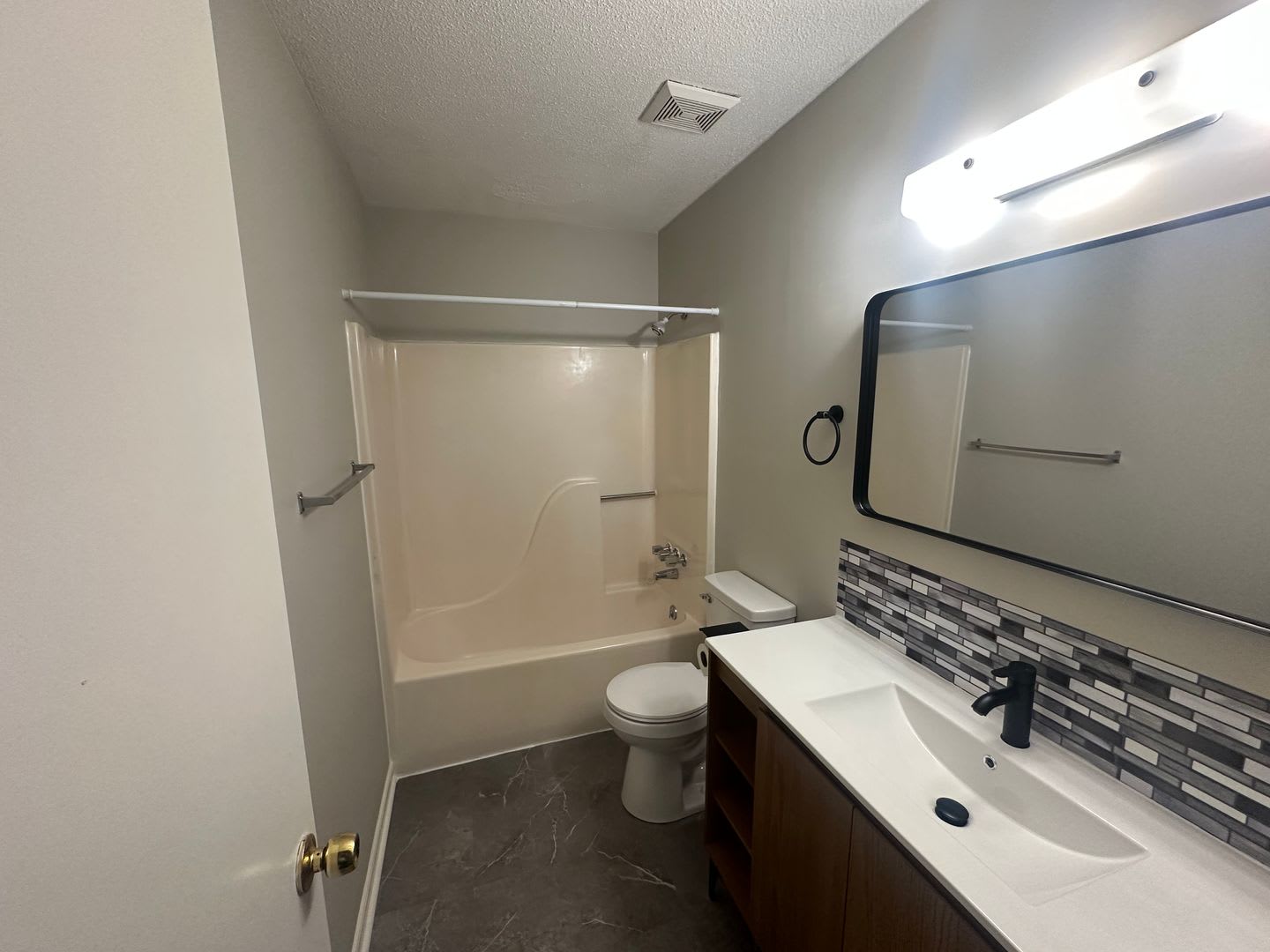 F4 Hillcrest – photo 5