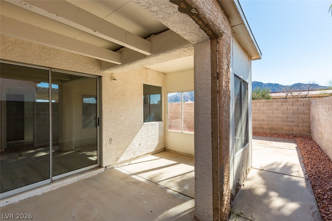 582 Searchlight Drive – photo 4