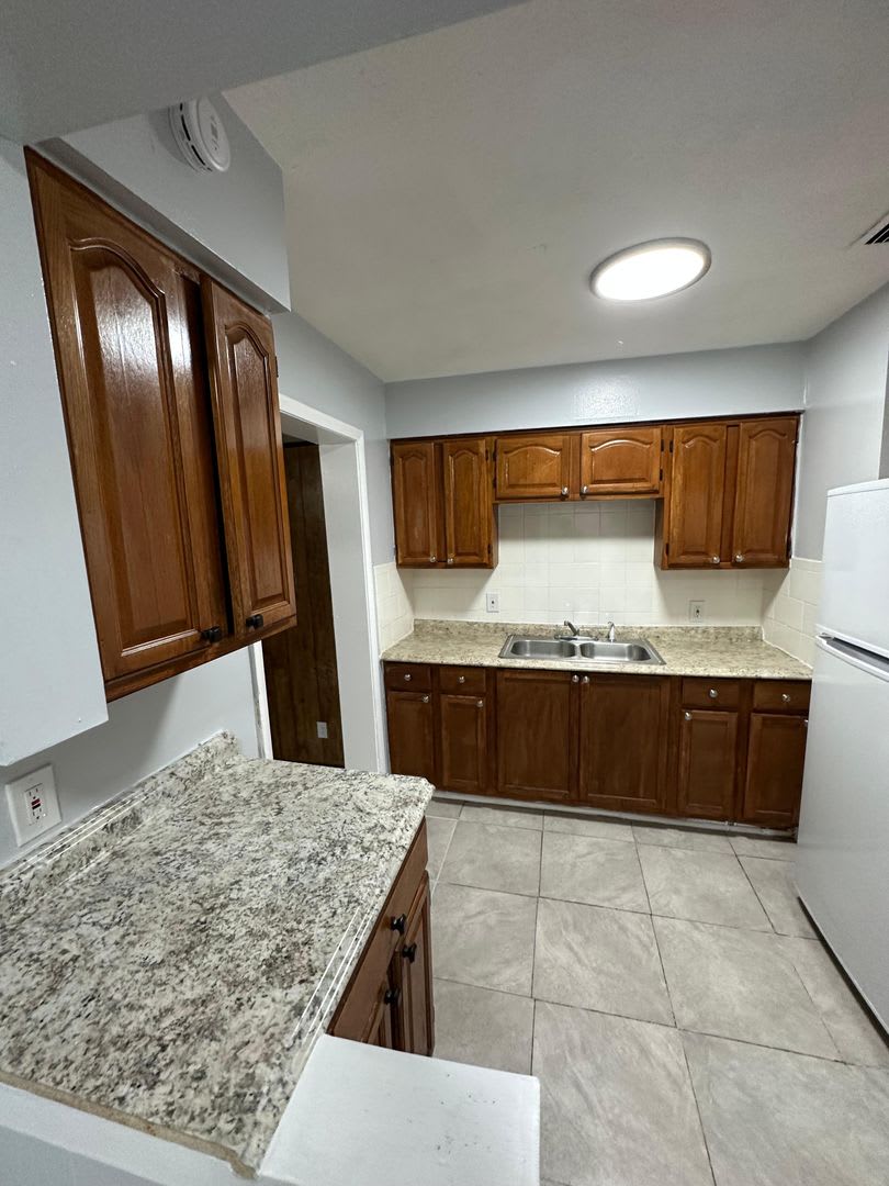 Fully Renovated 3/2 Available for Immediate Rent! – photo 2
