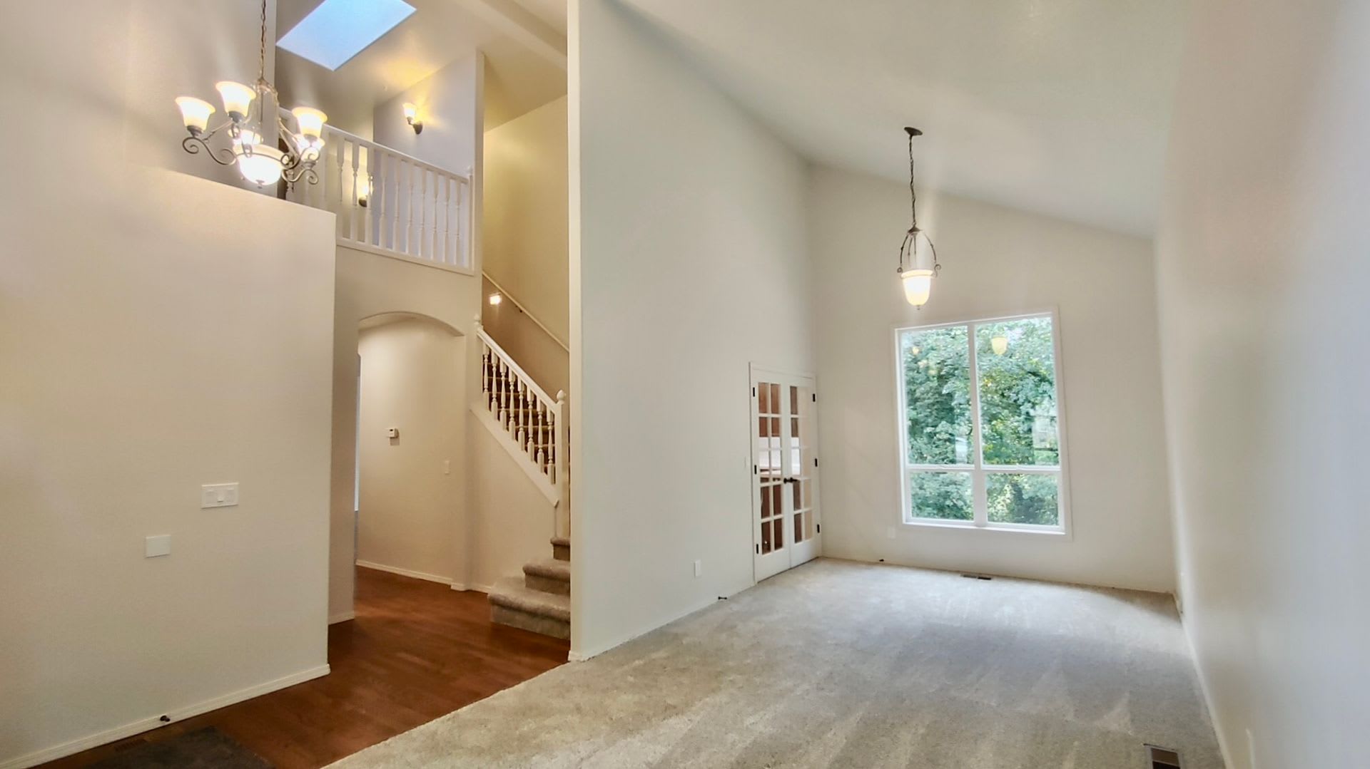 Coming Soon This Tastefully Updated 5 Bedroom Home Located In The Sought After Landover Neighborhood In Wilsonville Is A Must See – photo 1