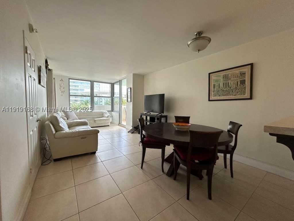 2899 Collins Ave – photo 3