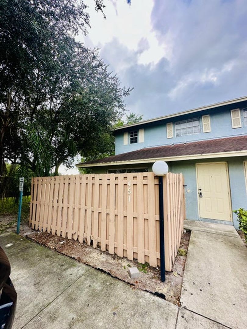 451 W Cypress Way West Palm Beach Fl 33406 – photo 4
