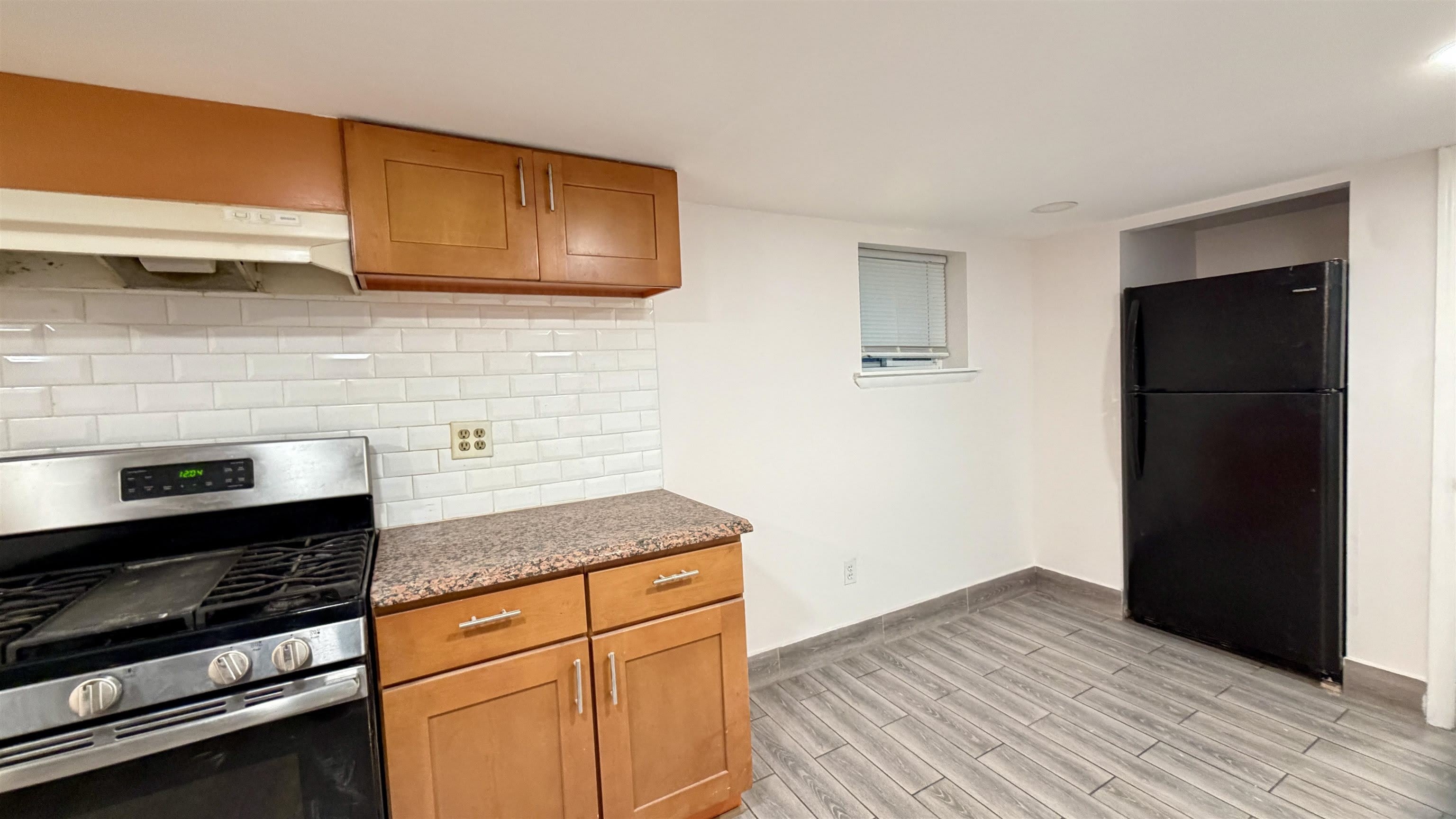 11 E 37Th St – photo 2