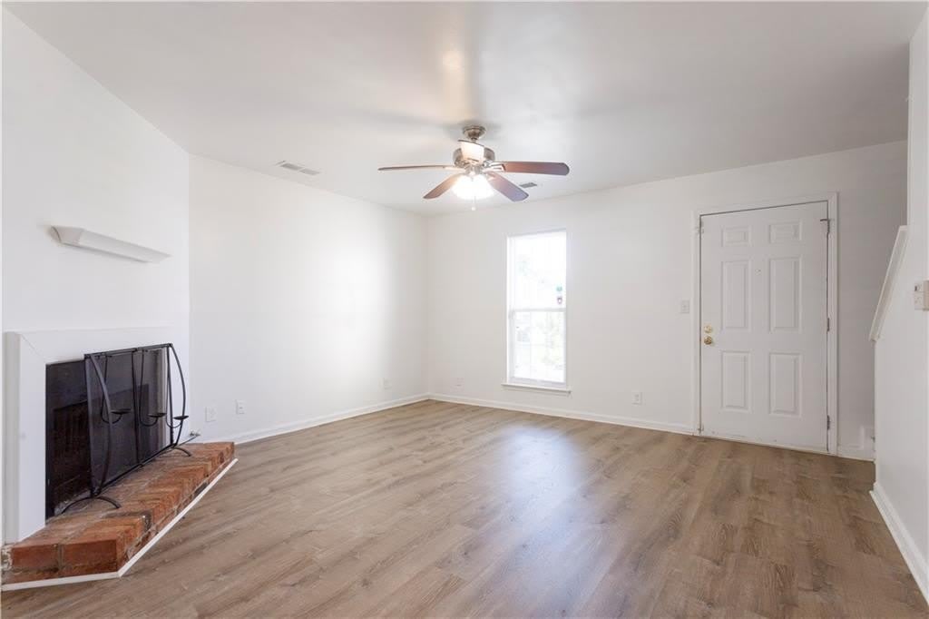 1585 Springleaf Point SE – photo 2