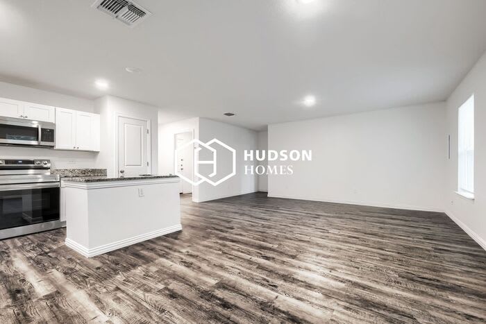 215 Garcia Street – photo 5