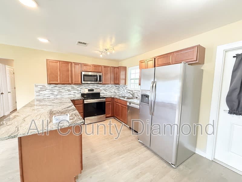 175 N Berthe Ave – photo 4