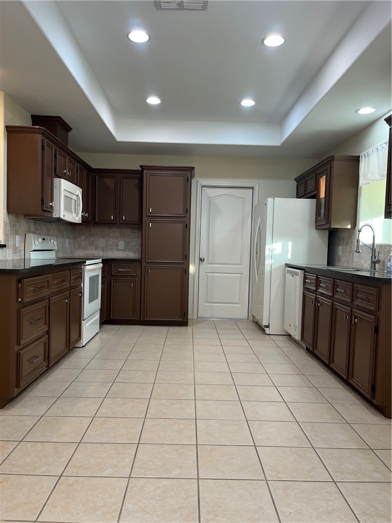 7801 Northwind Drive – photo 5