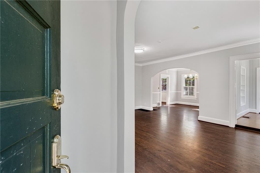 666 Yorkshire Road NE – photo 3