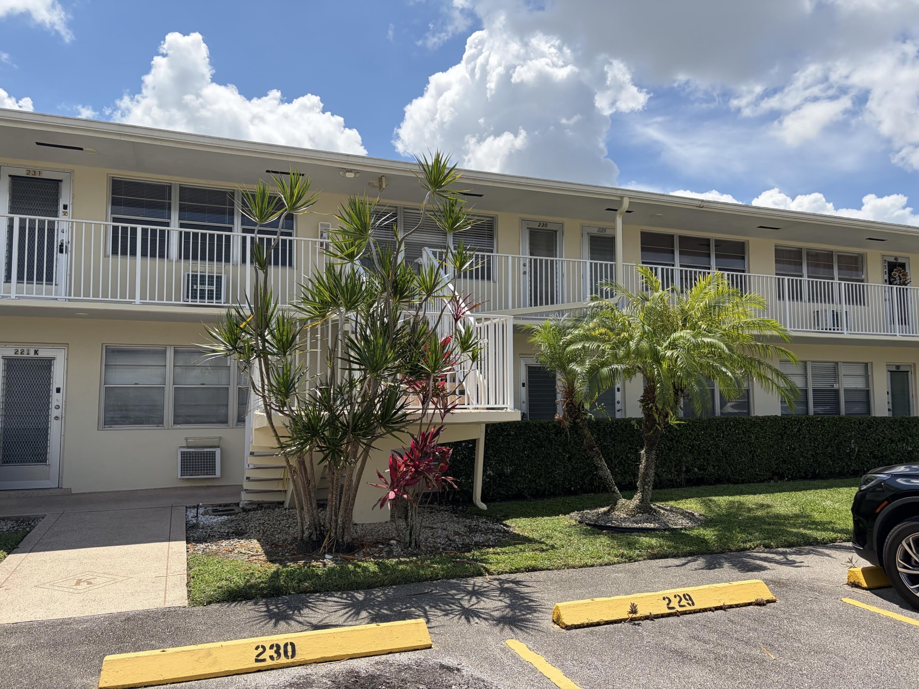 220 Berkshire K – photo 1
