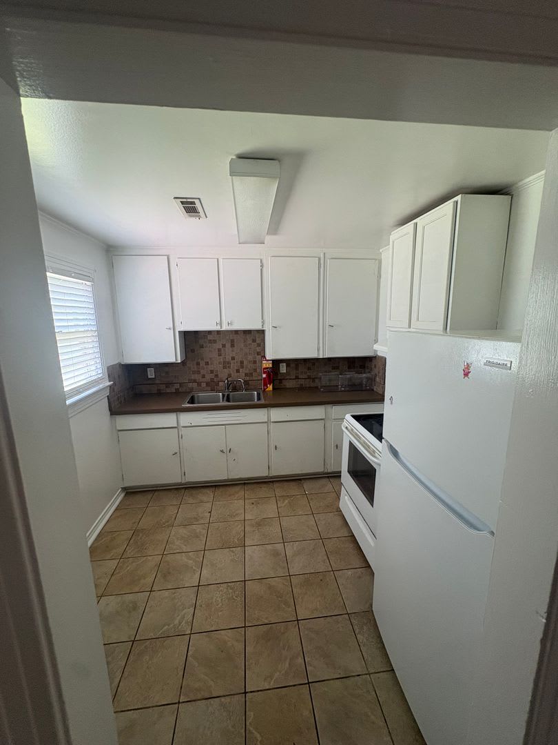 320 Ray Ave – photo 3