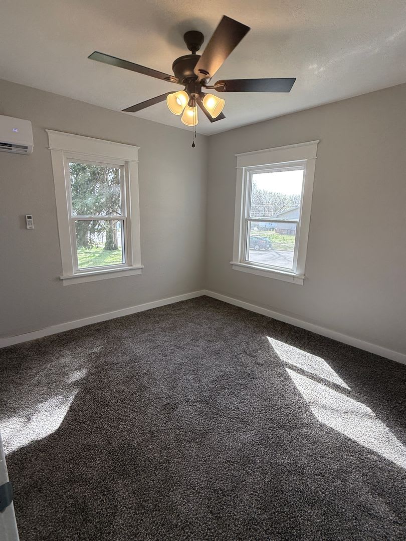 2 bedroom/1 bathroom – photo 4