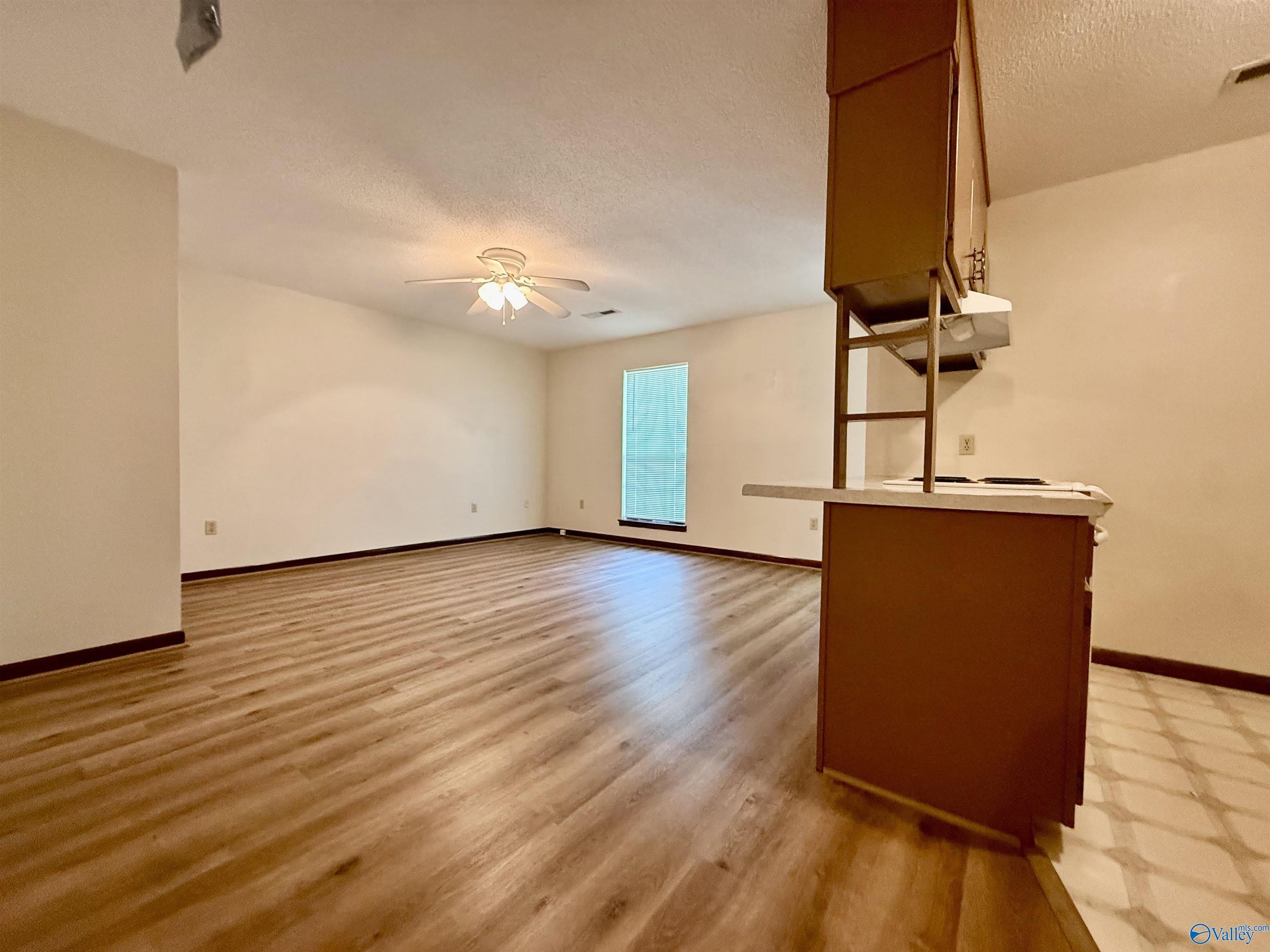 1103 NE Main Avenue NE – photo 5