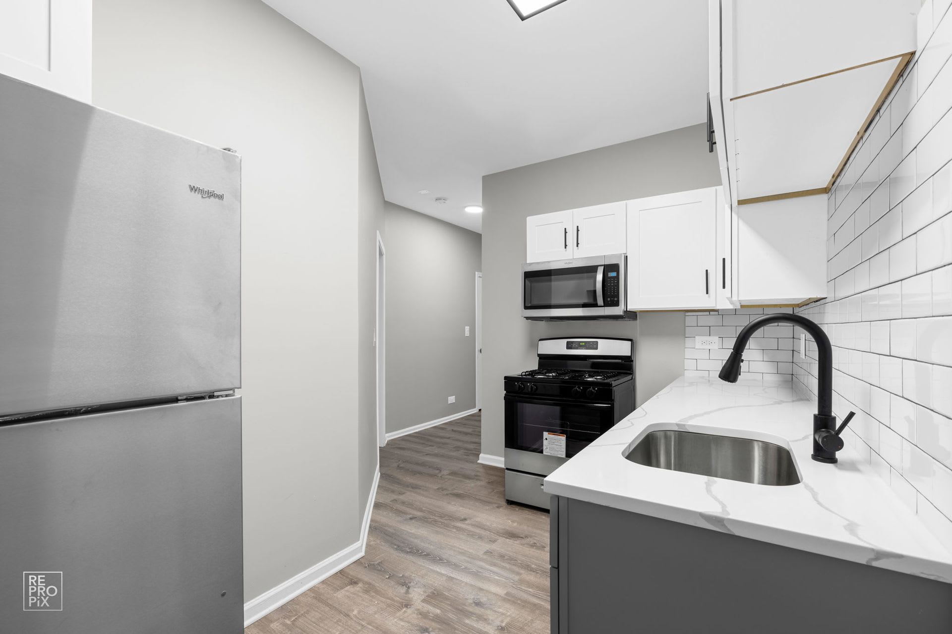 6101 S Langley Ave – photo 5