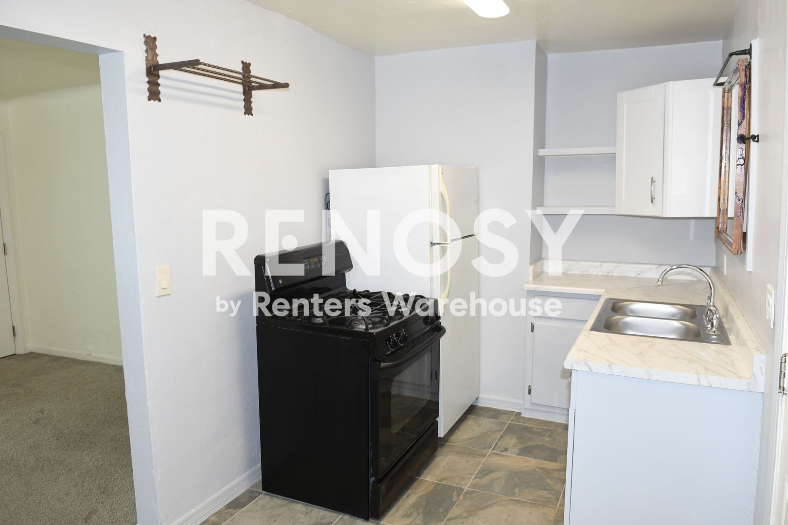 Ideal 1 Br 1 Ba Single Family Home Near 24th St and Washington in Phoenix – photo 4