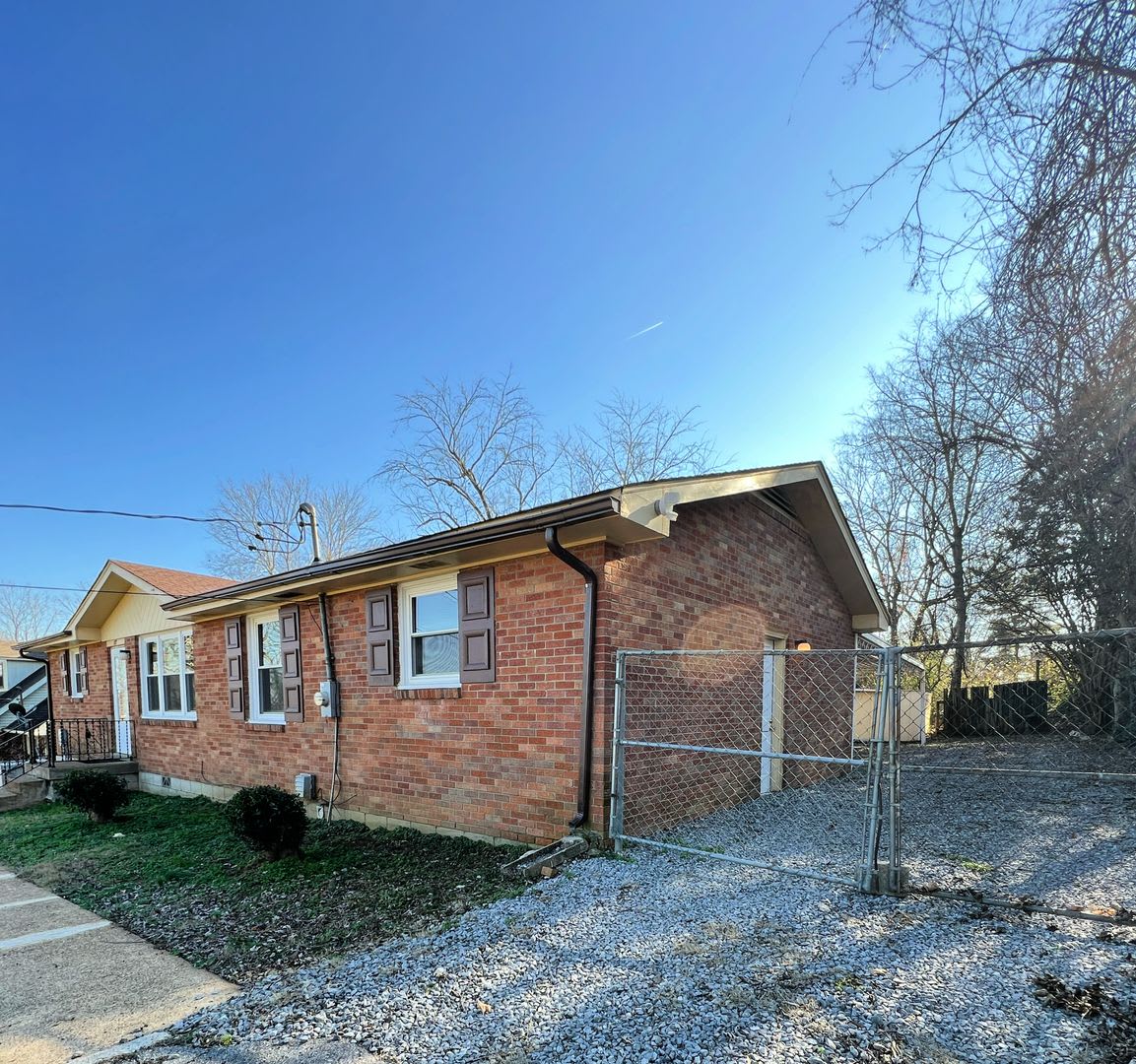 On Special All Brick 3 Bedroom Ranch In Hendersonville Minutes From The Cumberland River And Boat Launch – photo 5