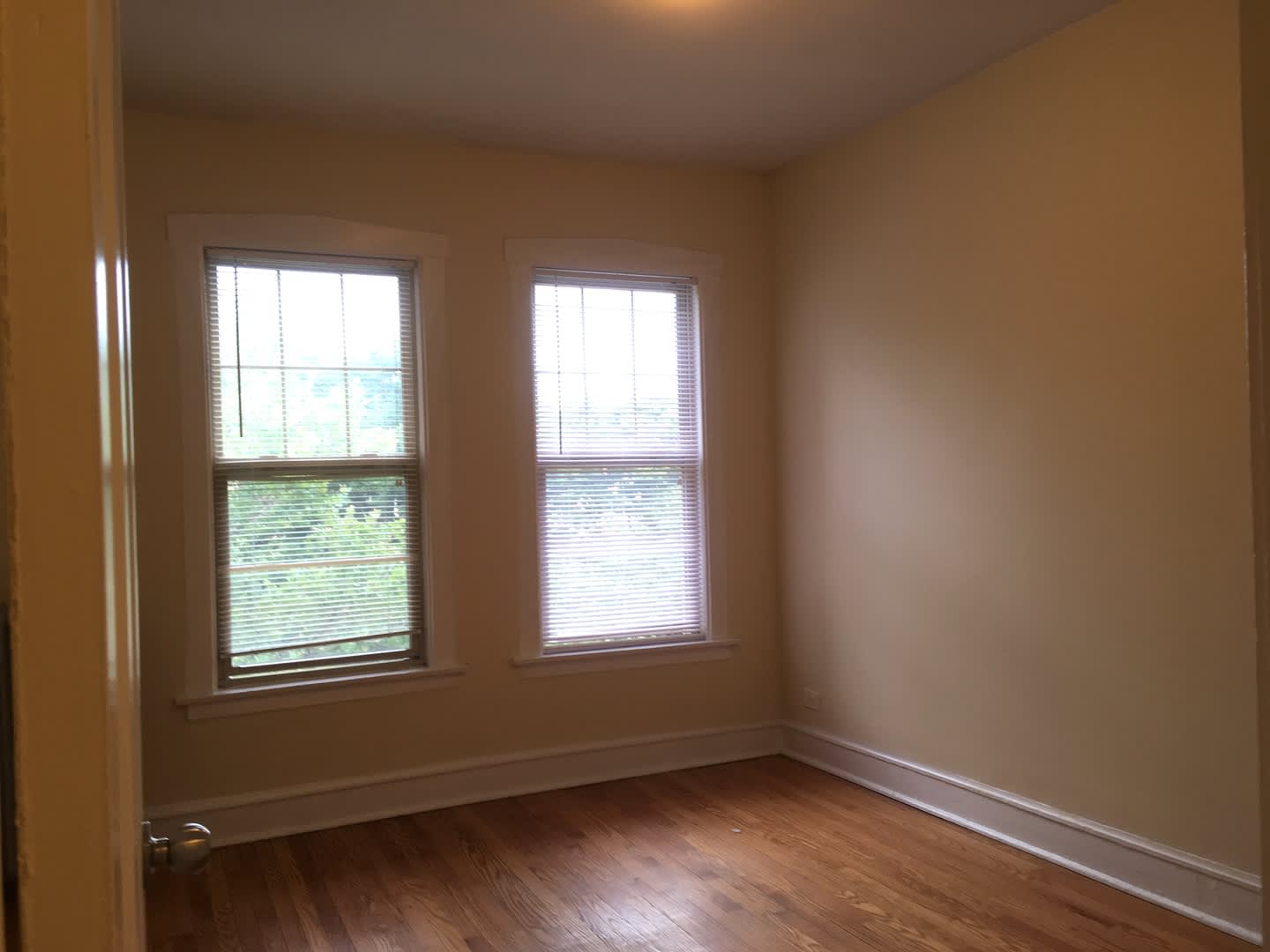 6254 N Claremont Ave – photo 5