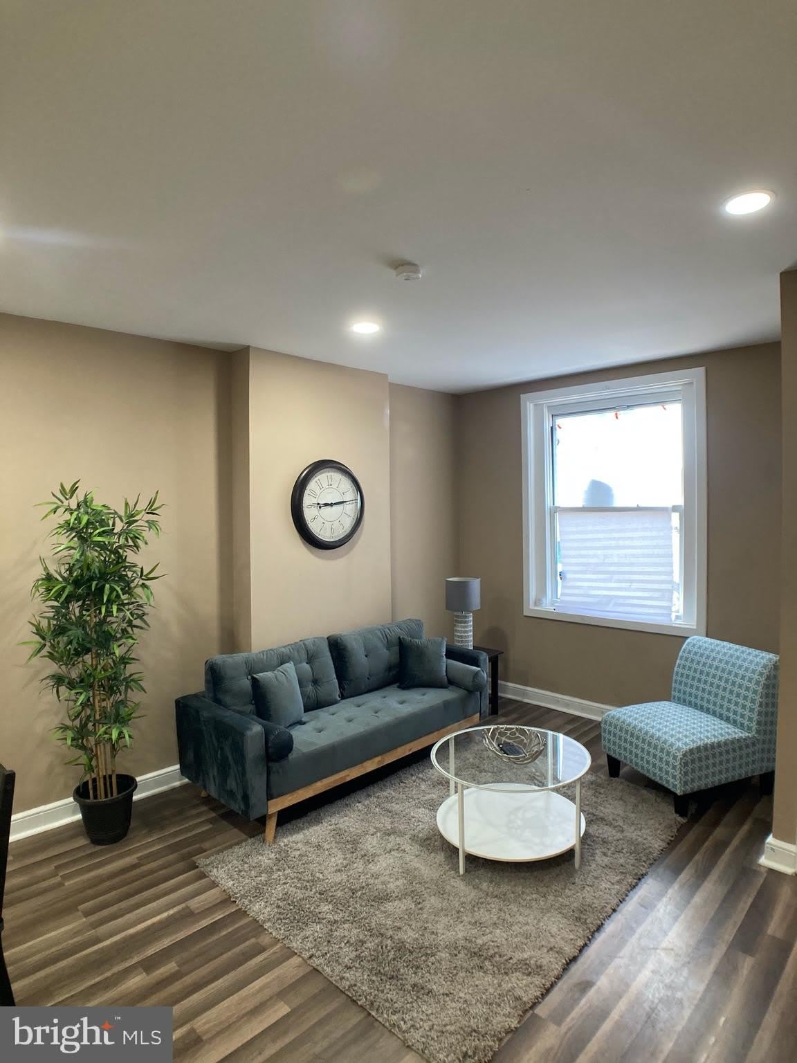207 E Cambria Street – photo 4