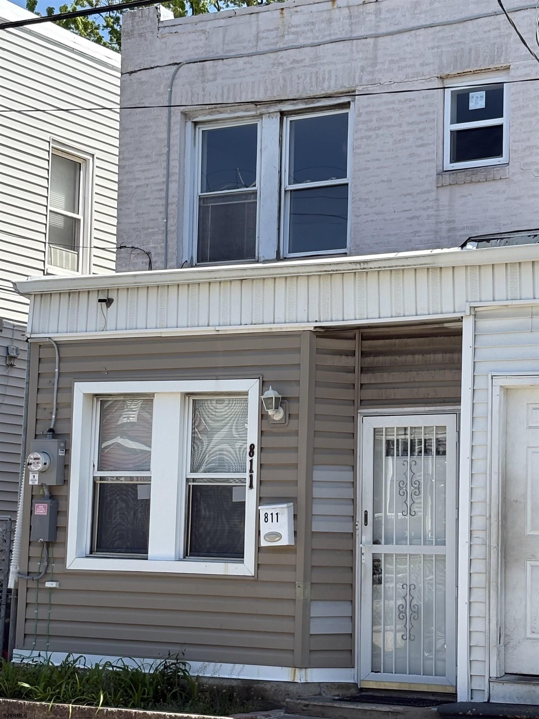 811 N Indiana Ave – photo 1