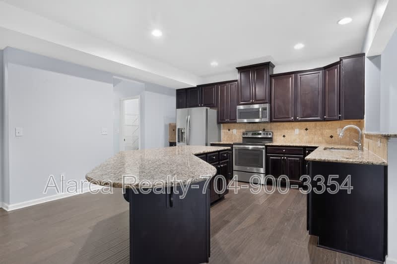 5804 Selkirkshire Rd – photo 5