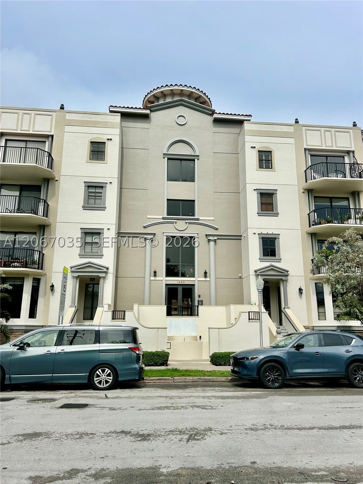 1650 Galiano St – photo 4