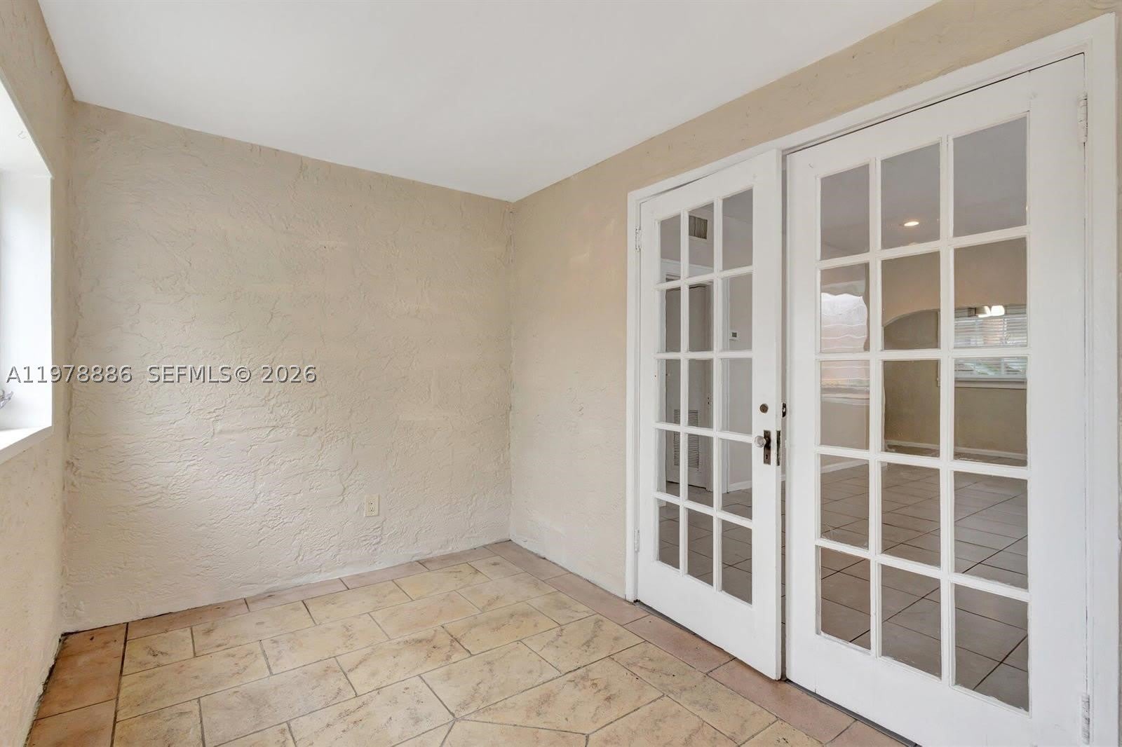 630 33rd St – photo 2