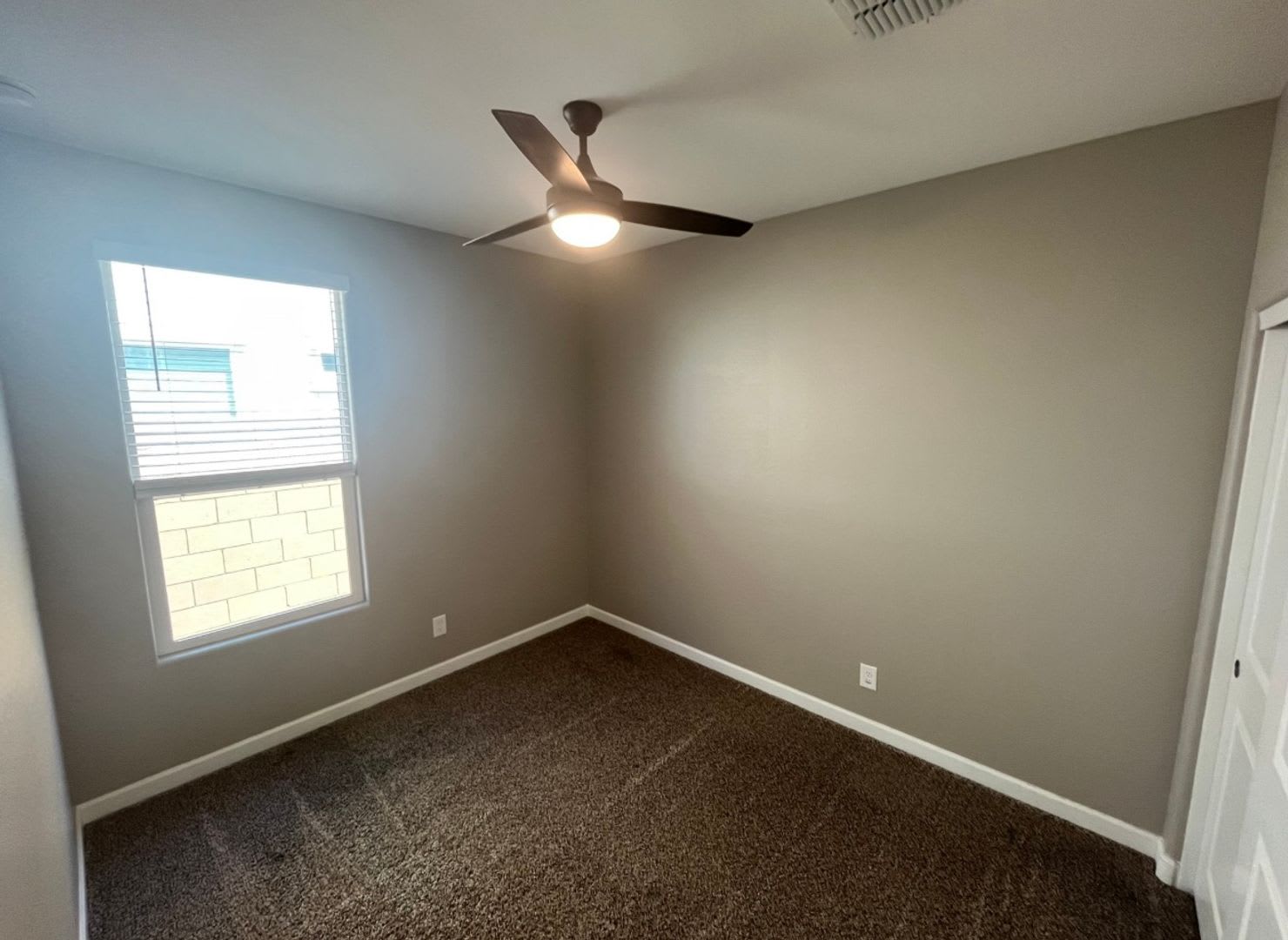 Beautifully Updated 3 Bed/2 Bath Home in Anthem at Merrill Ranch! – photo 5