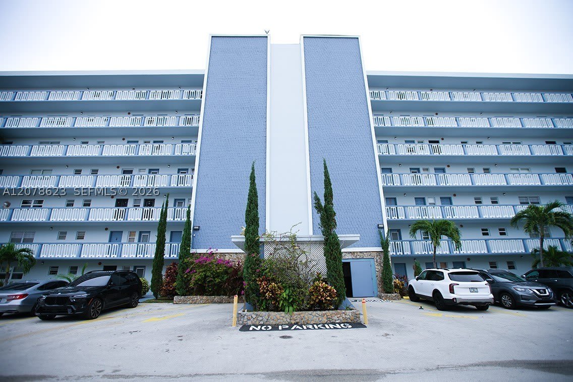 300 Ne 12Th Ave – photo 1