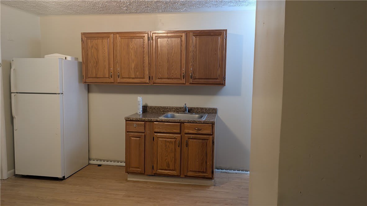 585 Fayette – photo 2