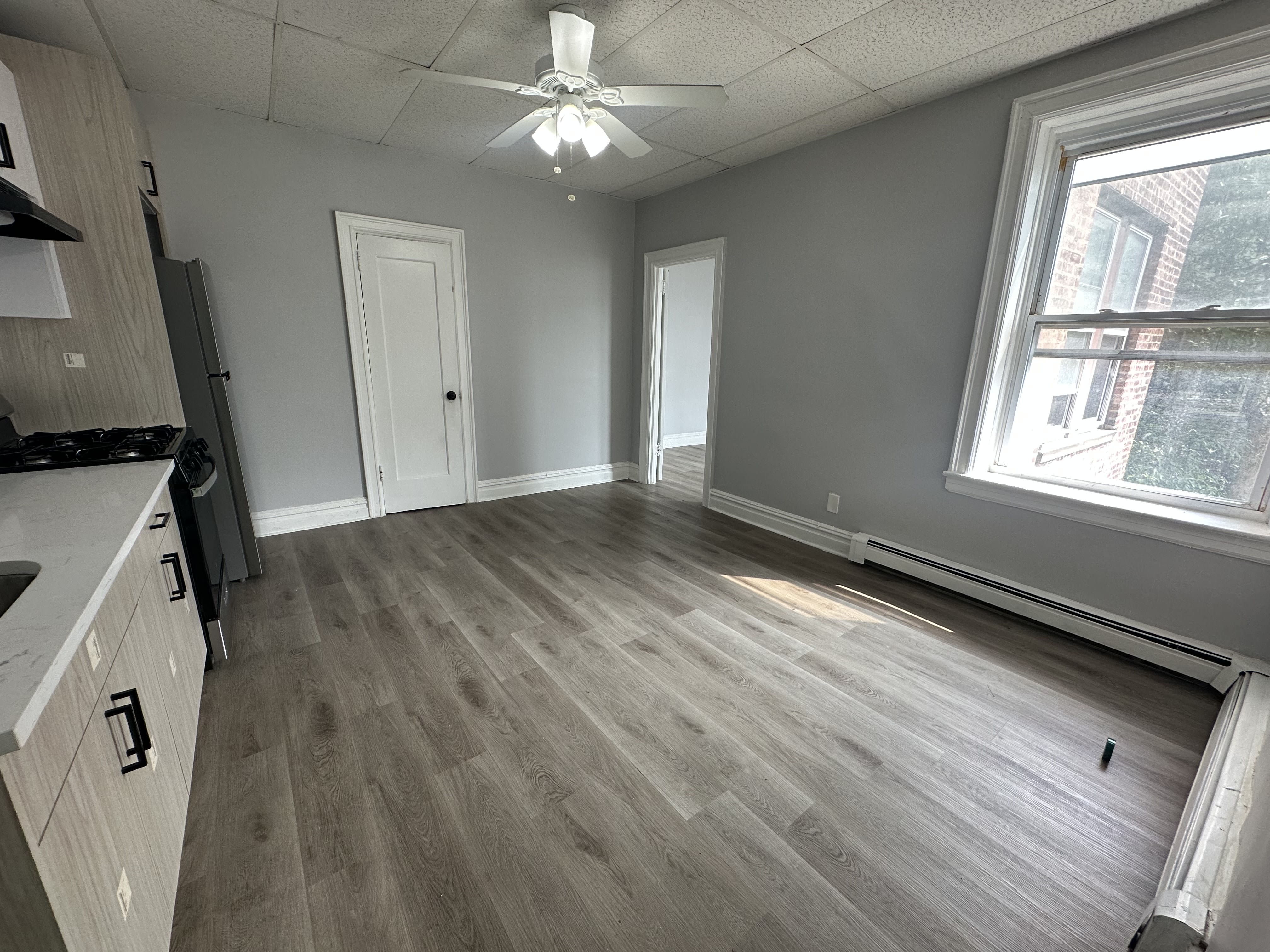 159 Hutton St – photo 2
