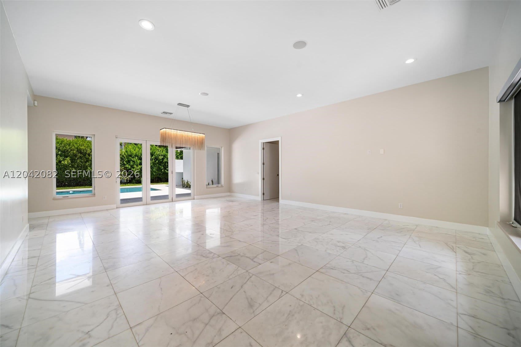 511 Madeira Ave – photo 4