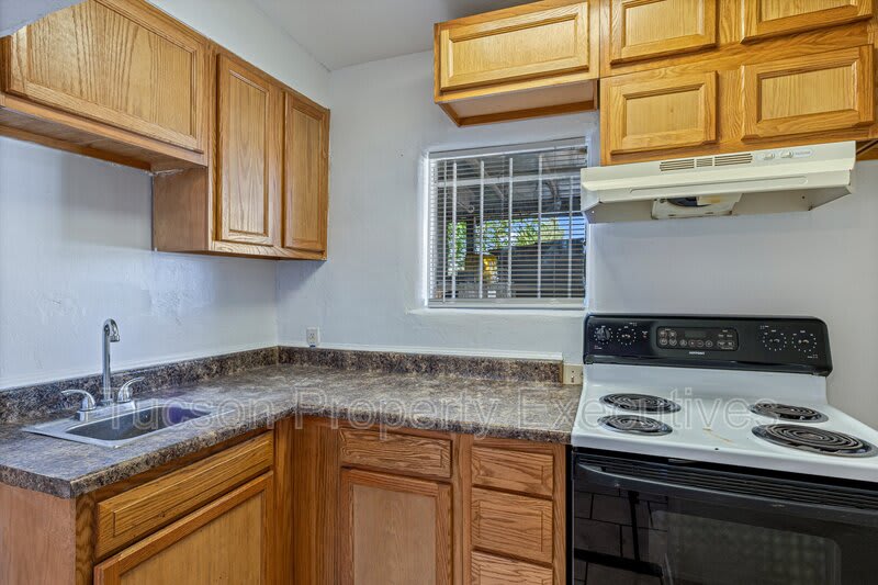 2034 South 5th Avenue – photo 2