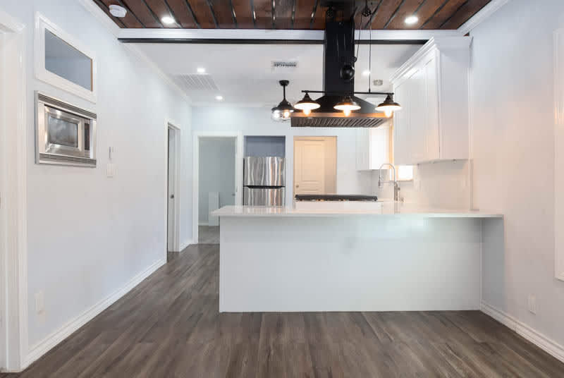 560 West Highland Boulevard – photo 3