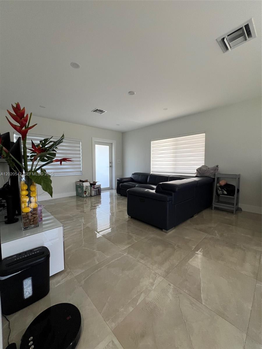335 West 50th Street – photo 5