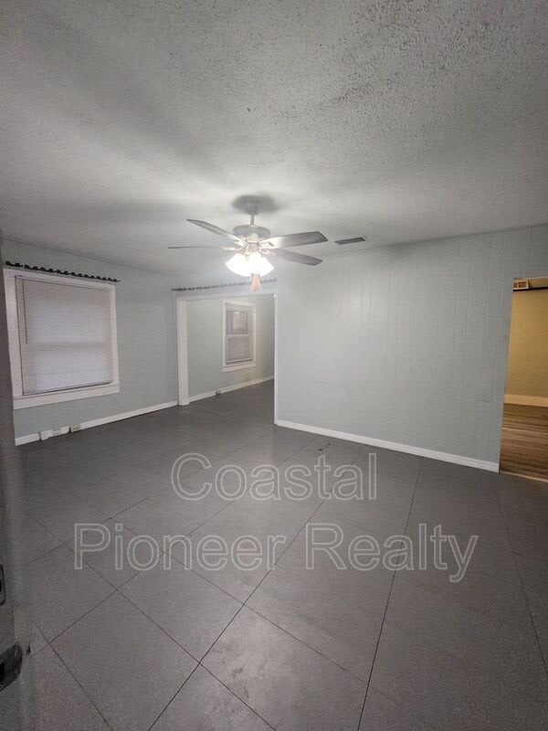 701 Newton Ave S – photo 3