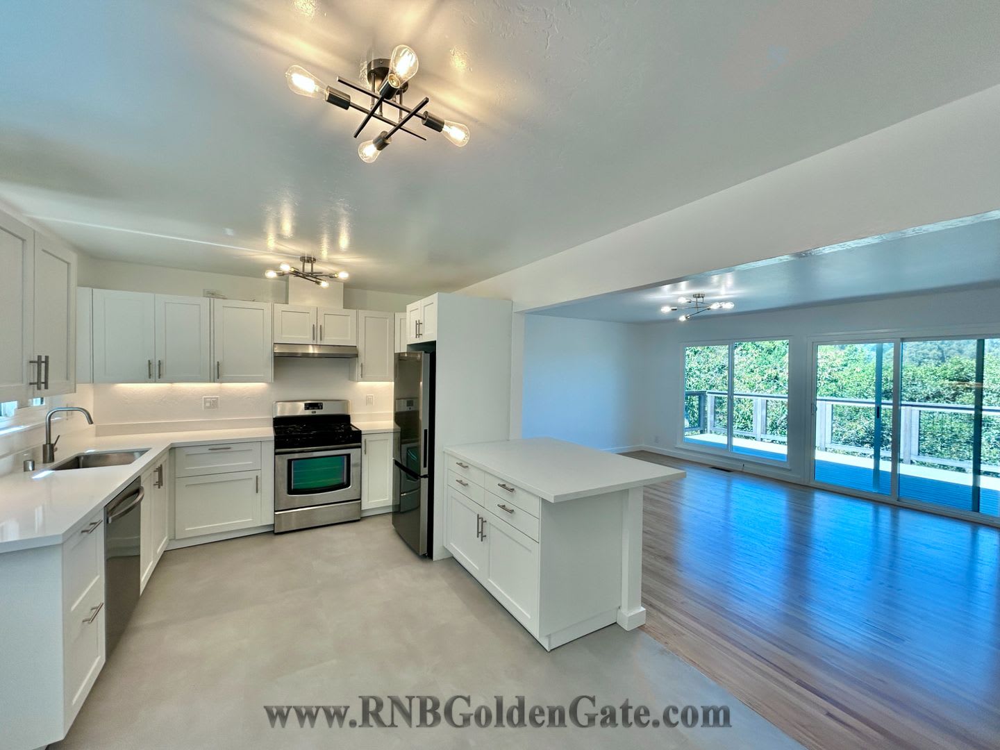 Newly Remodeled 3 Bedroom Home With Gorgeous Views For Rent! – photo 3