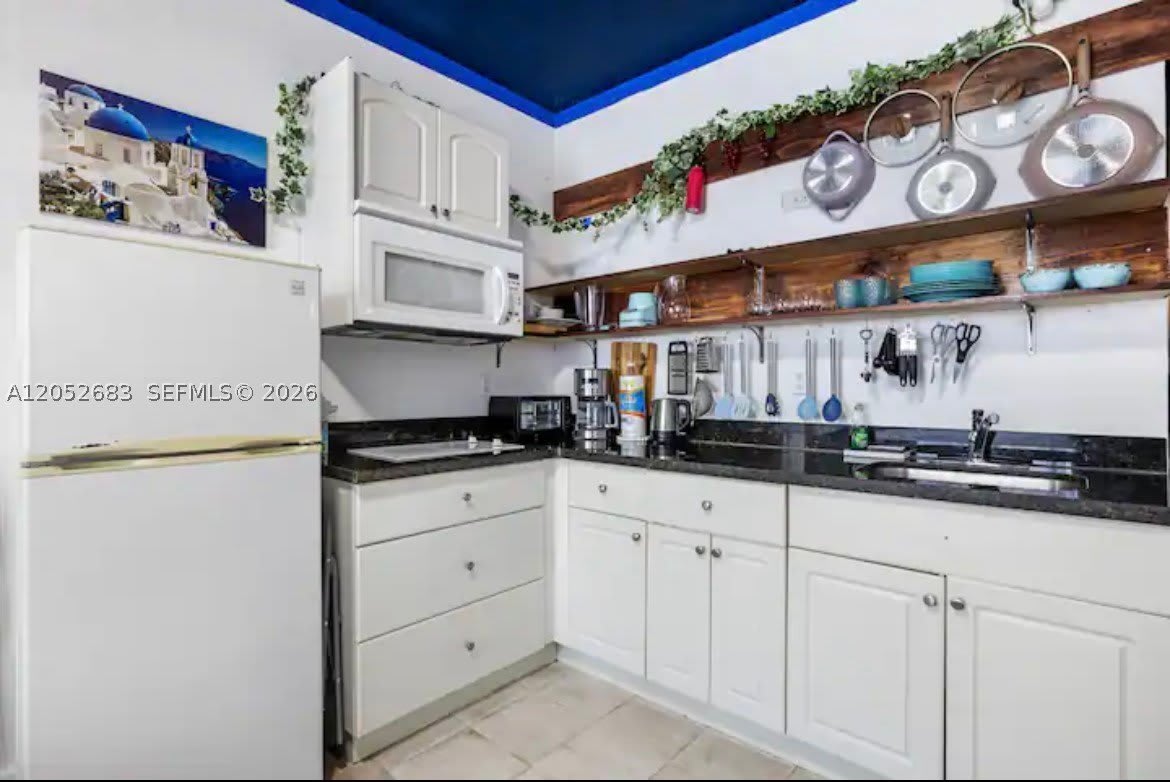 255 W 24th St – photo 5