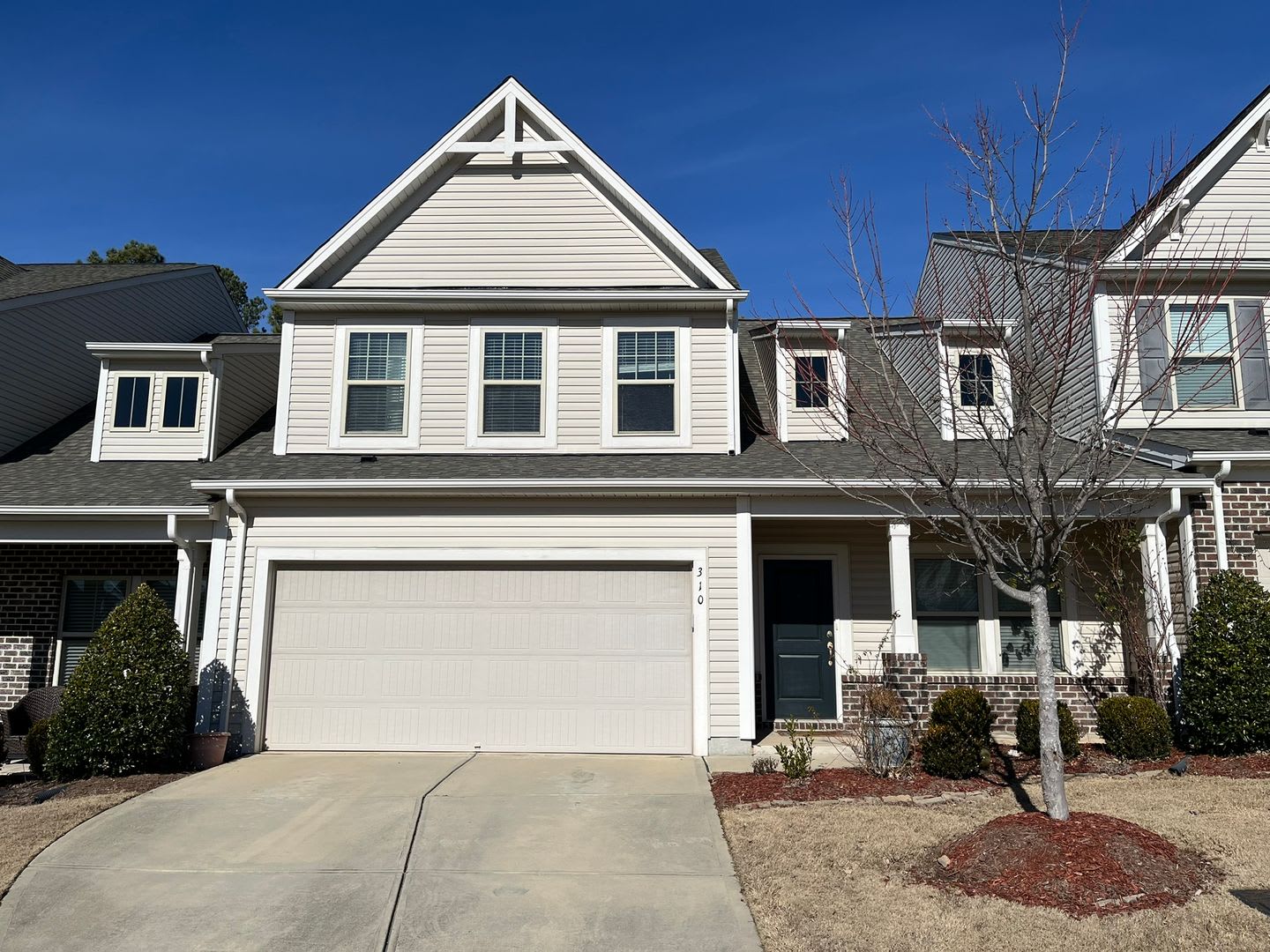 Spacious 3BD, 3.5Bath, 2700+ SF Townhome Minutes from RTP – photo 1