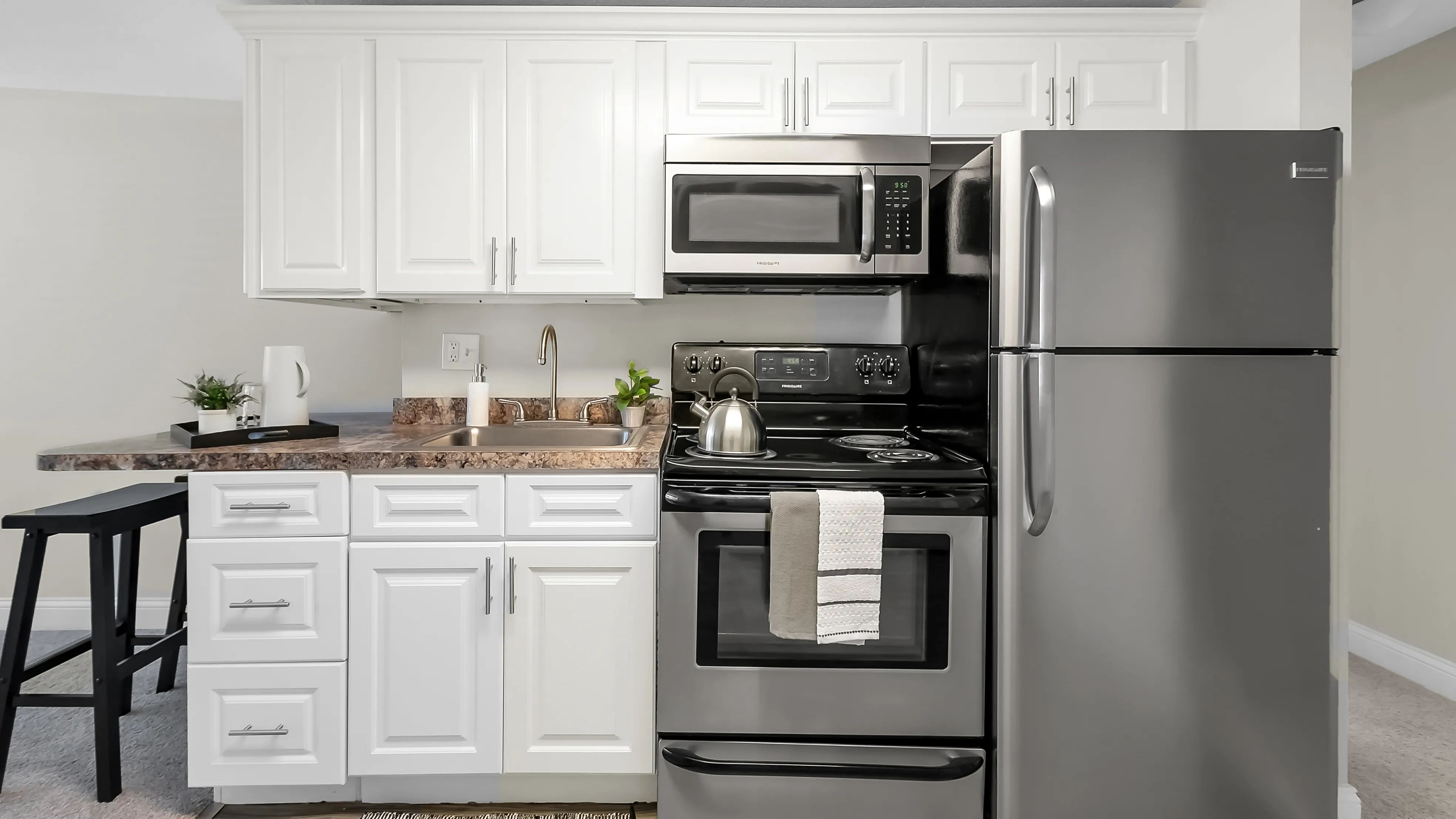 Country Manor Apartments Homes – photo 5