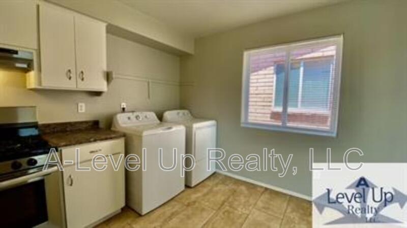 1045 South Herbert Avenue – photo 5